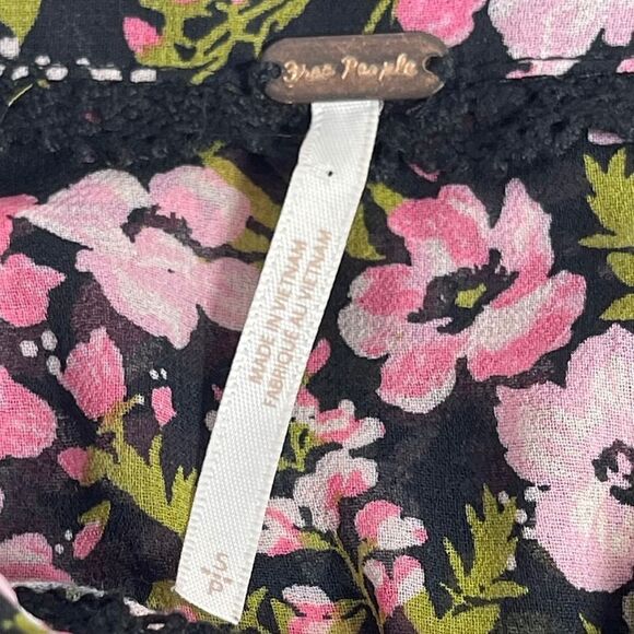 Free People Hold Onto Me Black Floral Button Down Shirt Sz S - Picture 8 of 11